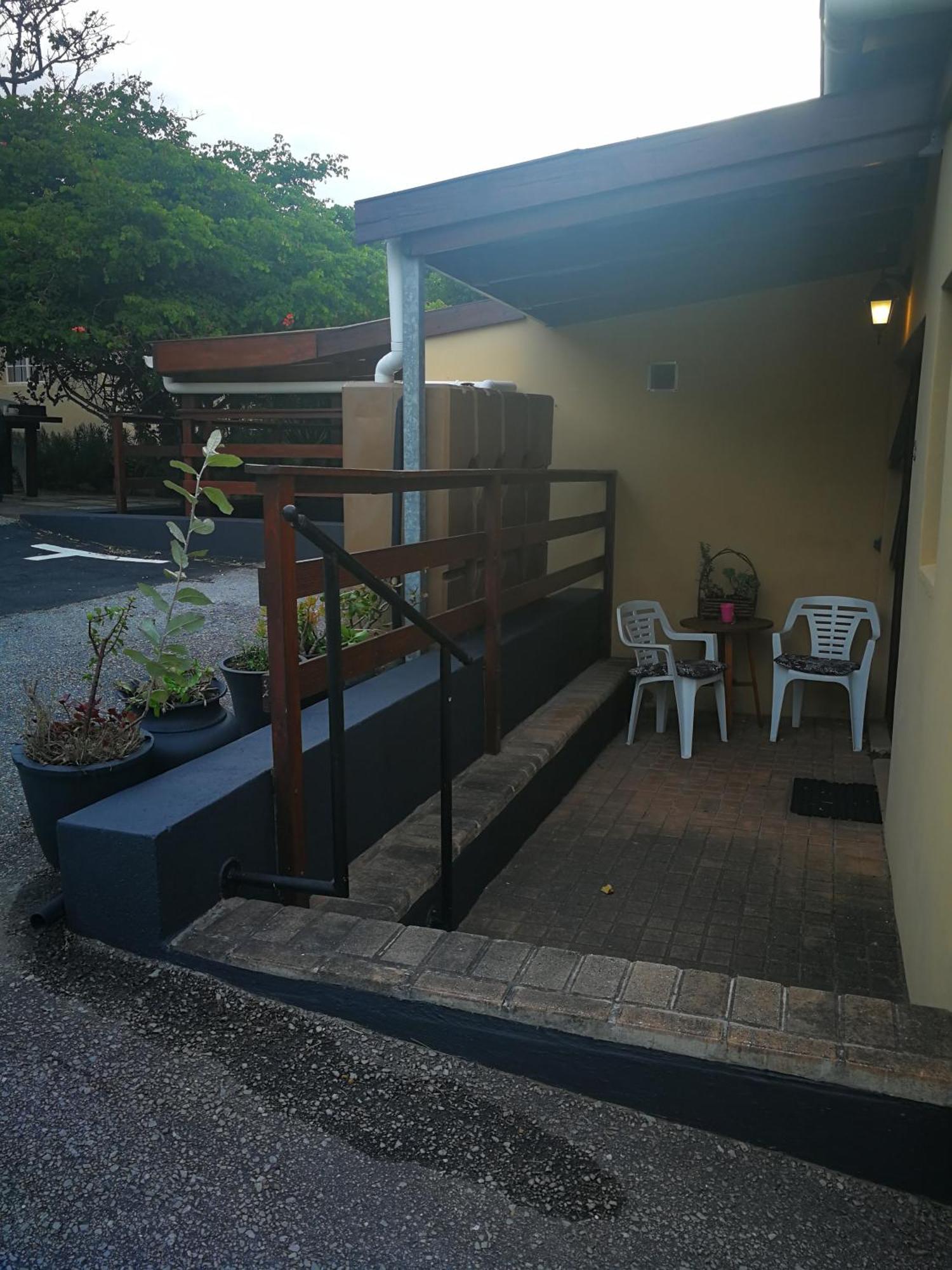 Dempsey'S Self-Catering Guest House ポート・エリザベス エクステリア 写真