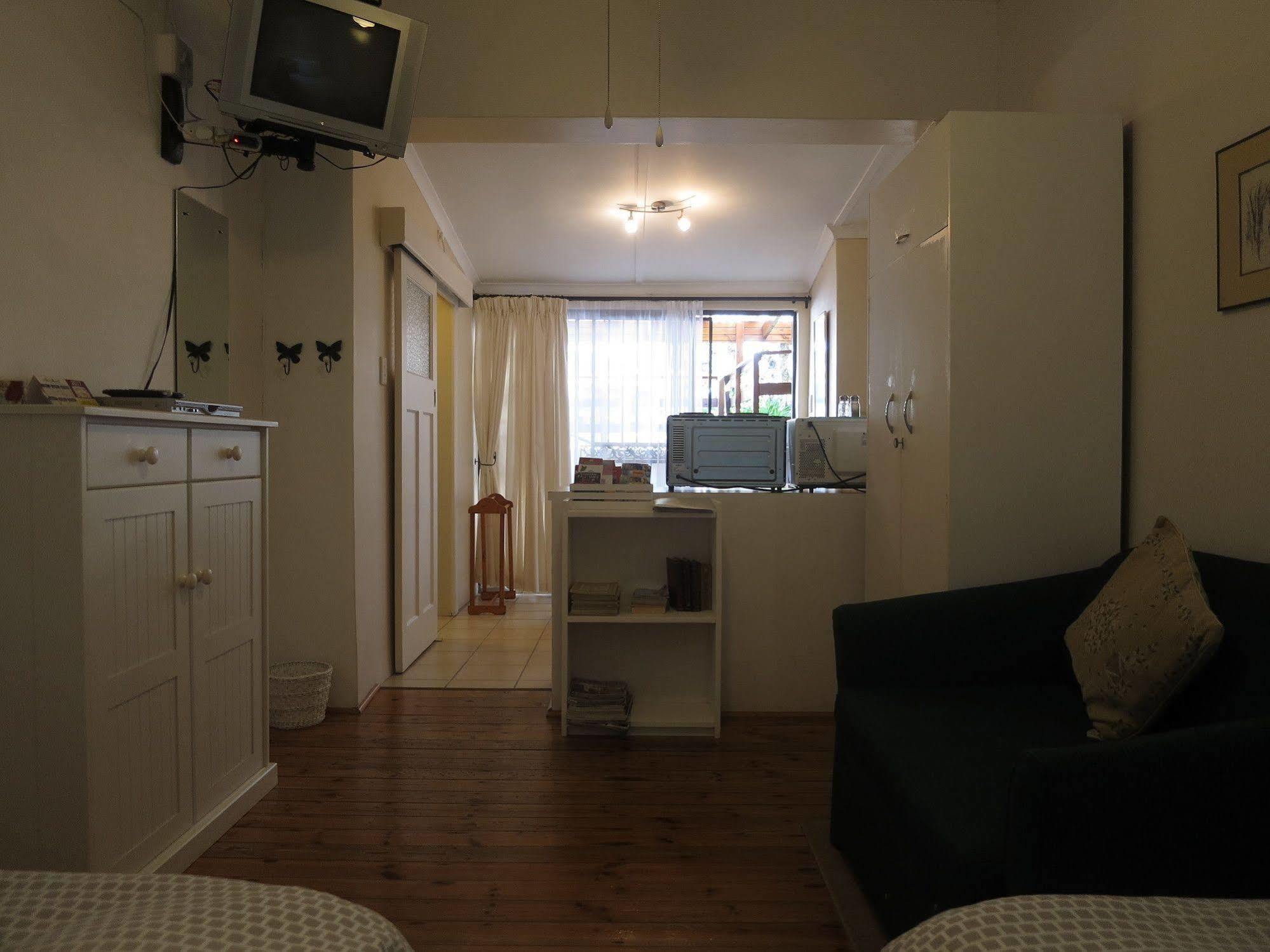 Dempsey'S Self-Catering Guest House ポート・エリザベス エクステリア 写真