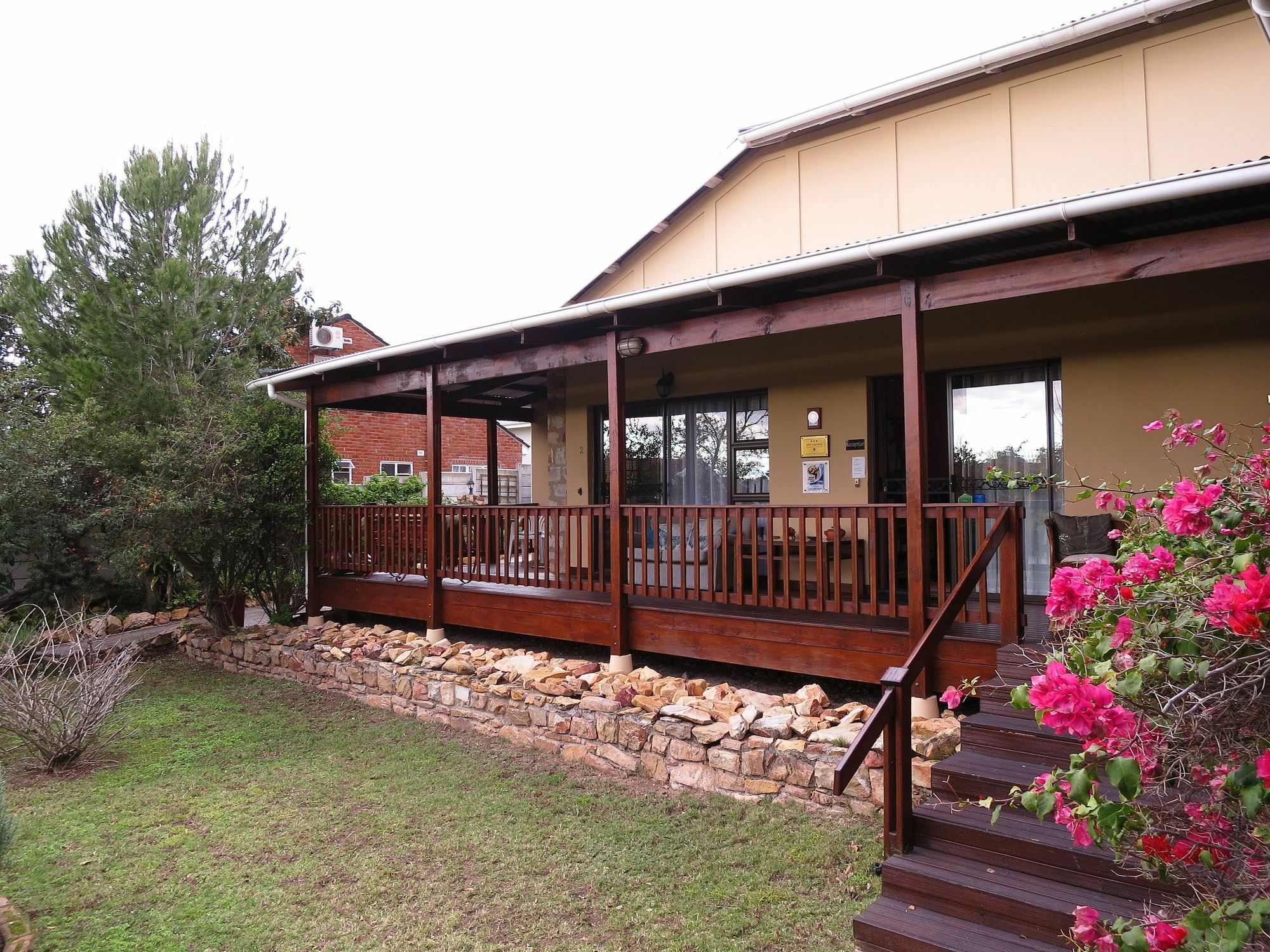 Dempsey'S Self-Catering Guest House ポート・エリザベス エクステリア 写真